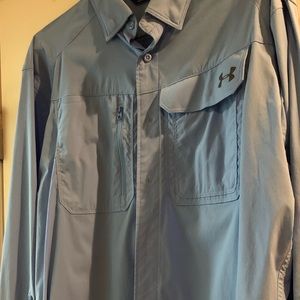 Men’s small blue button up shirt